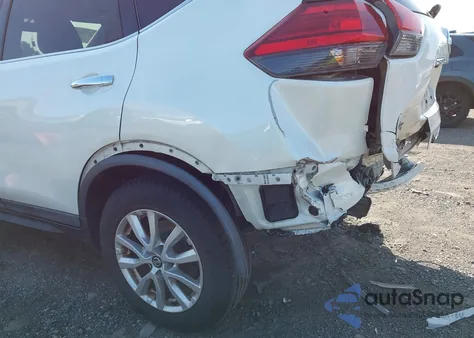 2017 Nissan Rogue Sv z USA, uszkodzony, nr VIN KNMAT2MV5HP599039